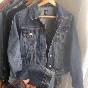 Never worn Gap classic denim jacket